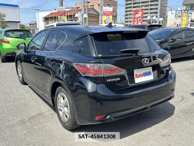 Lexus CT 2011-08 7802617-2