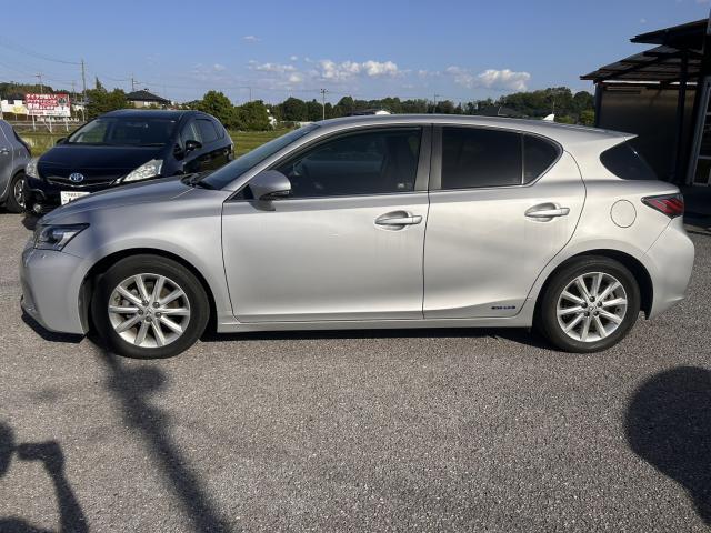 Lexus CT 2011-02 7806369-10