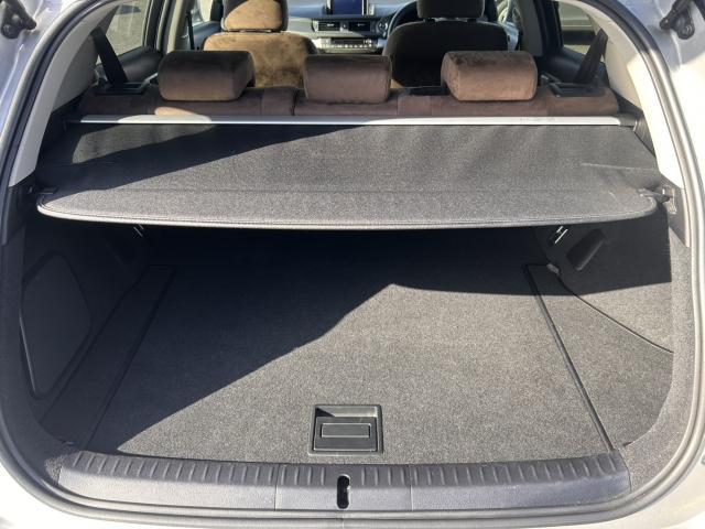 Lexus CT 2011-02 7806369-18