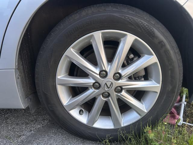 Lexus CT 2011-02 7806369-19