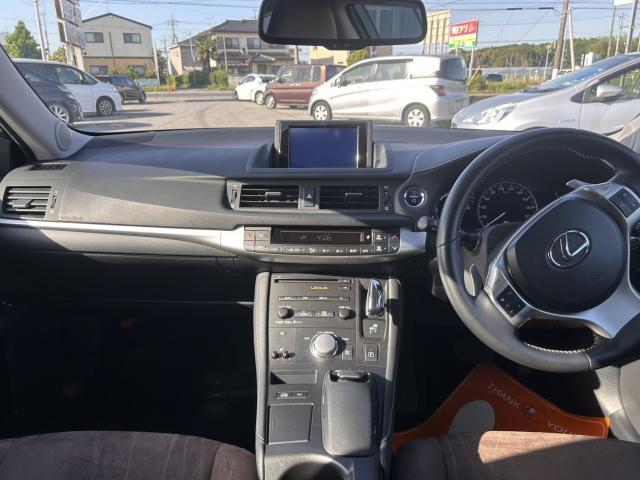 Lexus CT 2011-02 7806369-2