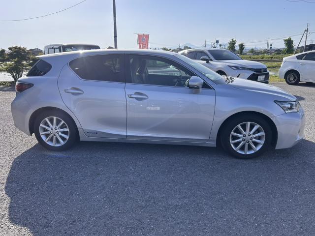 Lexus CT 2011-02 7806369-3