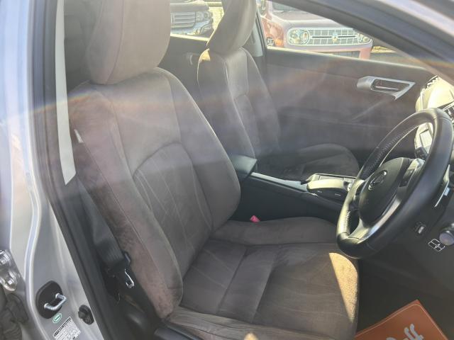 Lexus CT 2011-02 7806369-5