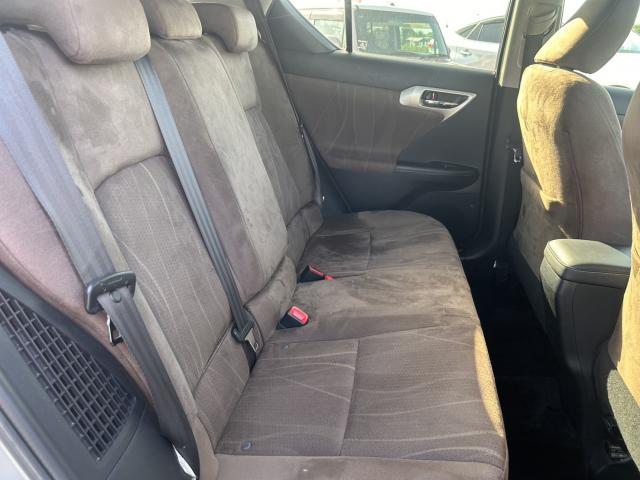 Lexus CT 2011-02 7806369-6