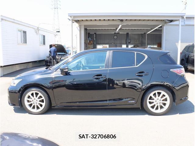 Lexus CT 2011-06 7808700-5