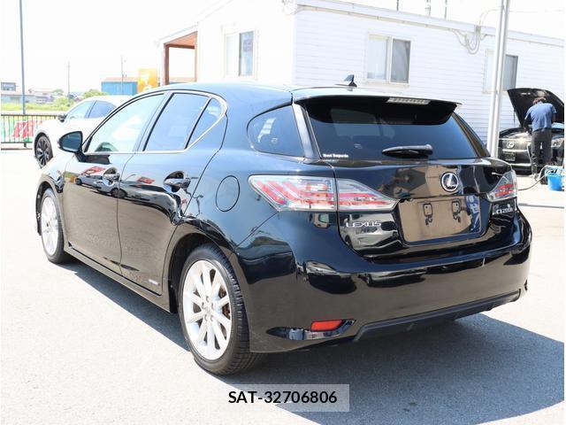 Lexus CT 2011-06 7808700-6