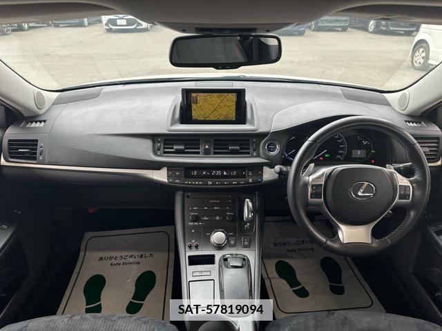 Lexus CT 2011-11 7808955-1