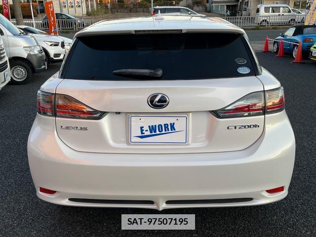 Lexus CT 2011-10 7809776-10