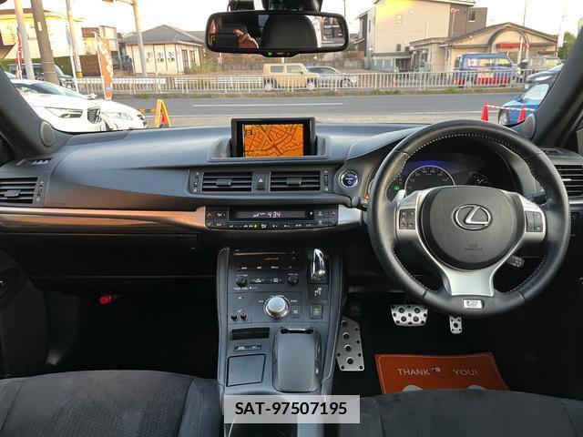 Lexus CT 2011-10 7809776-14