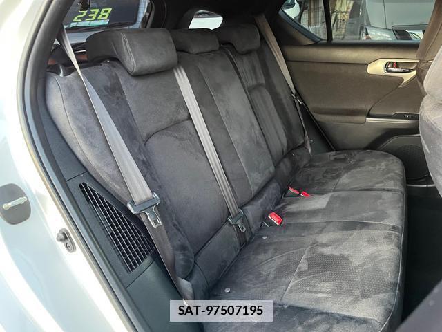 Lexus CT 2011-10 7809776-16