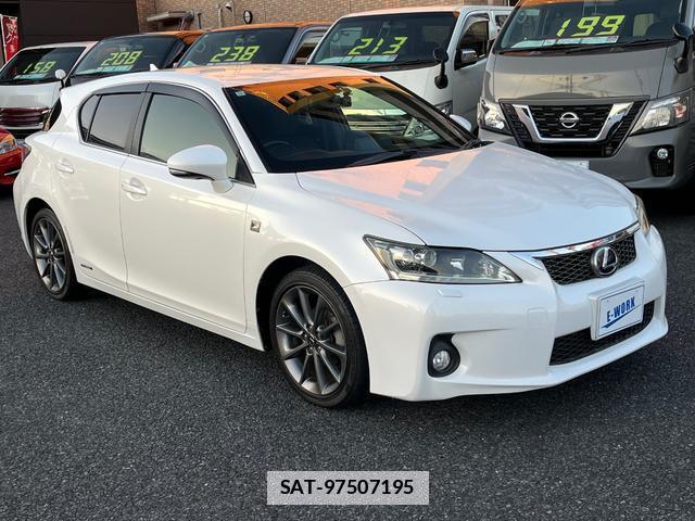 Lexus CT 2011-10 7809776-7