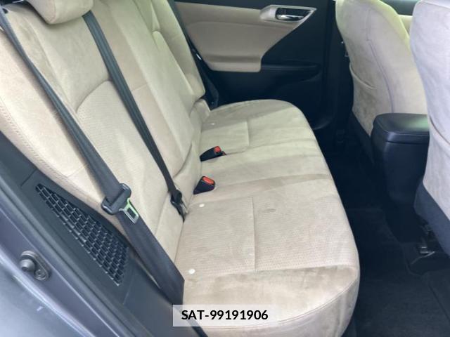 Lexus CT 2018-01 7811091-4