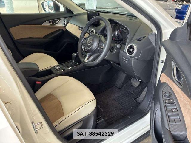 Mazda CX-3 2023-09 7794067-4
