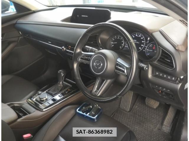 Mazda CX-30 2021-06 7793923-2