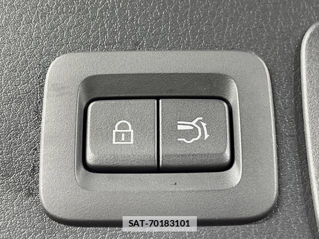 Mazda CX-30 2023-07 7798216-6