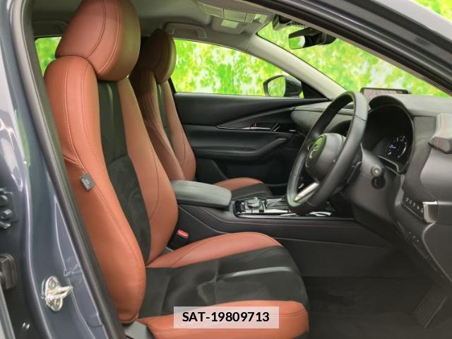 Mazda CX-30 2023-10 7802080-3