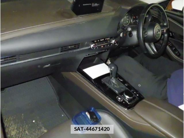 Mazda CX-30 2023-03 7807496-2