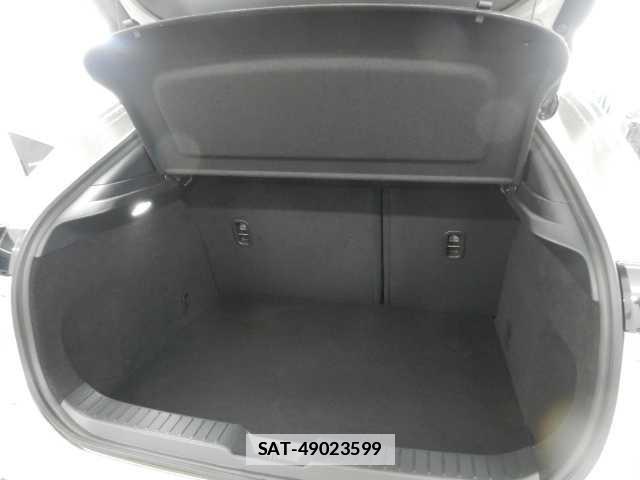 Mazda CX-30 2023-11 7810720-18