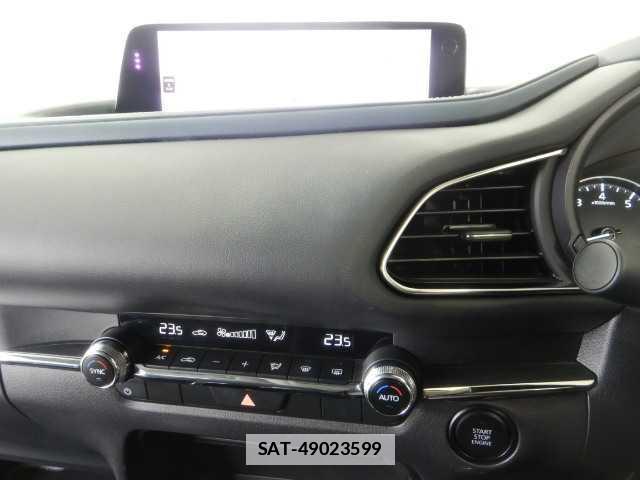 Mazda CX-30 2023-11 7810720-6