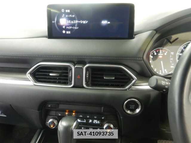 Mazda CX-8 2021-04 7810854-6
