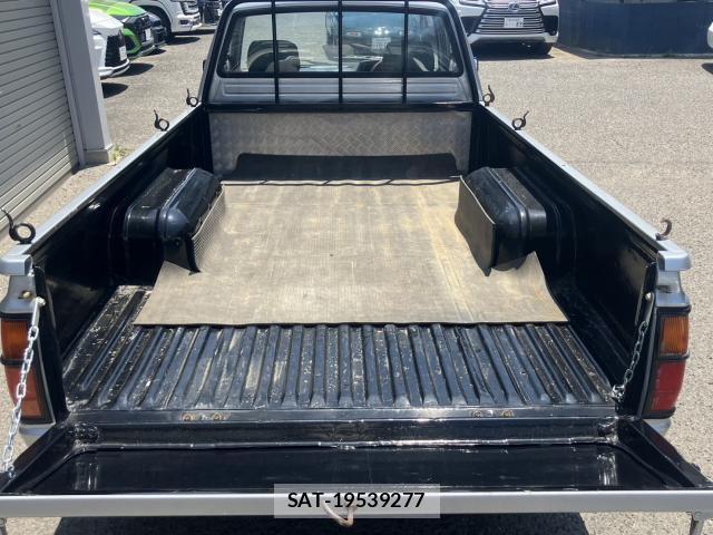 Nissan DATSUN TRUCK 1984-02 7810205-11