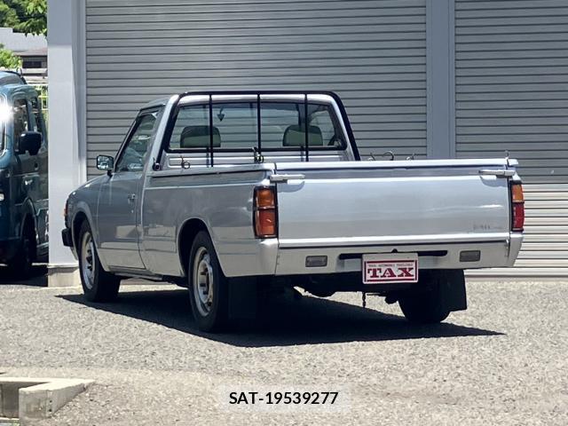 Nissan DATSUN TRUCK 1984-02 7810205-6