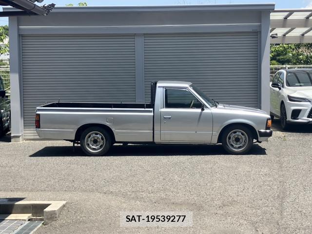 Nissan DATSUN TRUCK 1984-02 7810205-8