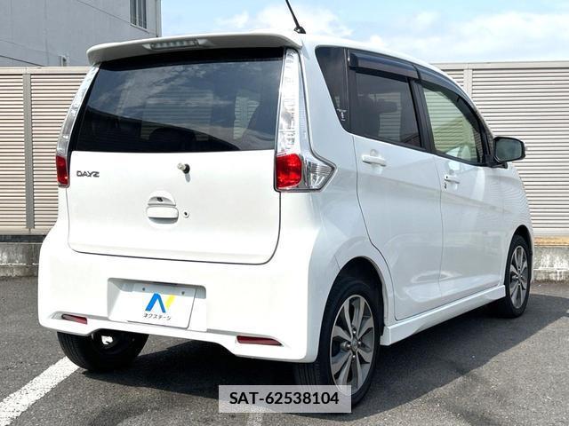 Nissan DAYZ 2014-07 7806375-16