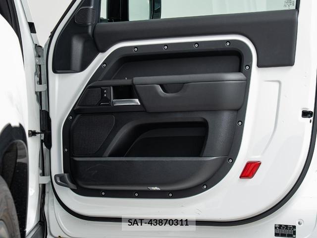 Land Rover DEFENDER 2025-06 7795482-10