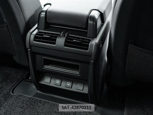 Land Rover DEFENDER 2025-06 7795482-16