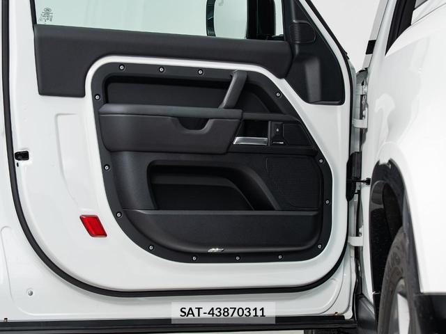 Land Rover DEFENDER 2025-06 7795482-9