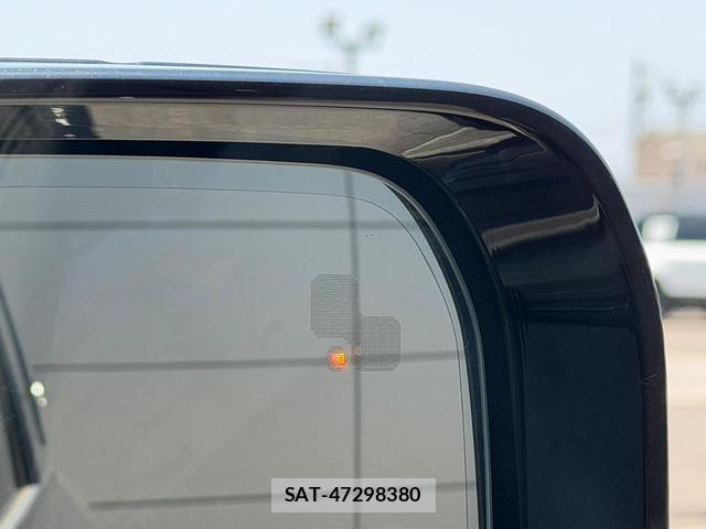 Land Rover DEFENDER 2024-03 7799080-13