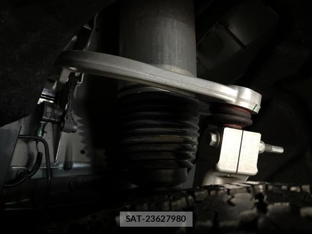 Land Rover DEFENDER 2022-10 7799200-19