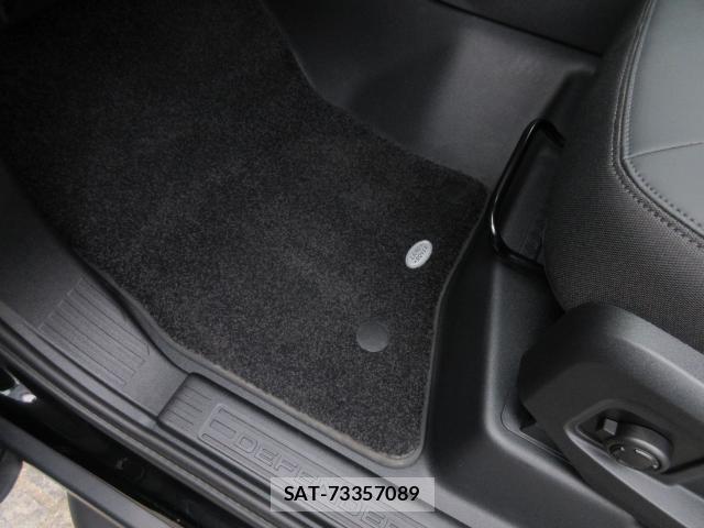 Land Rover DEFENDER 2025-08 7801383-13