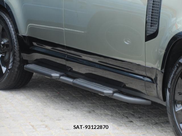 Land Rover DEFENDER 2025-05 7801384-3