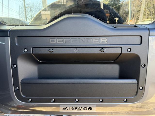 Land Rover DEFENDER 2023-03 7802119-17