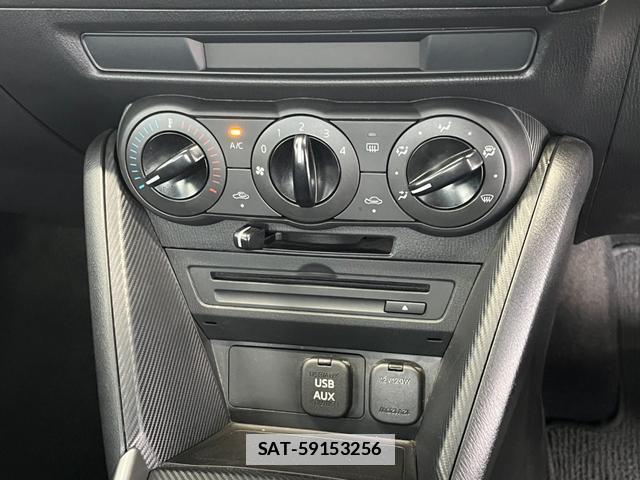 Mazda DEMIO 2016-05 7801879-12