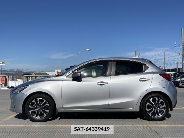 Mazda DEMIO 2017-07 7804774-3