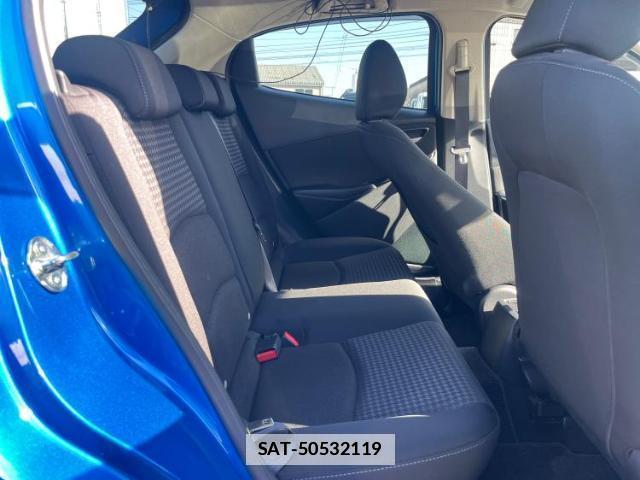 Mazda DEMIO 2017-02 7807962-4