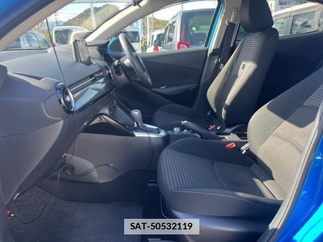 Mazda DEMIO 2017-02 7807962-5