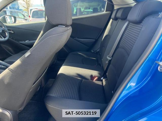Mazda DEMIO 2017-02 7807962-6