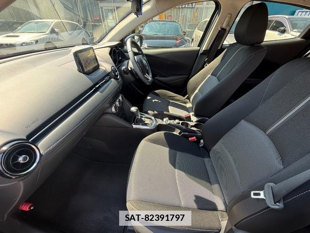 Mazda DEMIO 2018-01 7808806-16