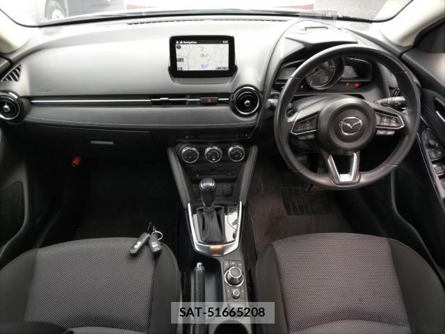 Mazda DEMIO 2017-07 7809154-2
