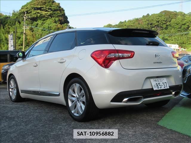Citroen DS5 2013-09 7802659-16