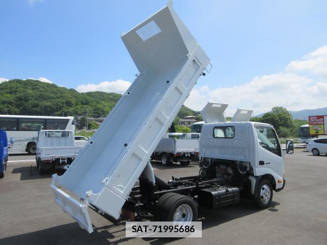 Hino DUTRO 2013-06 7793394-11