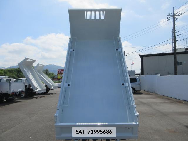 Hino DUTRO 2013-06 7793394-12