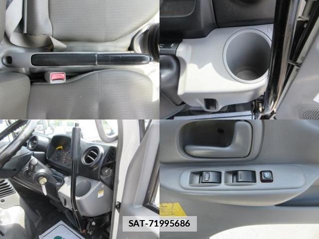 Hino DUTRO 2013-06 7793394-8