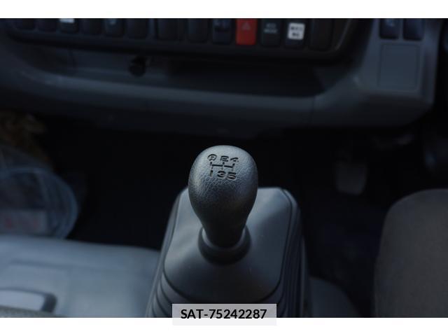 Hino DUTRO 2013-09 7793416-12