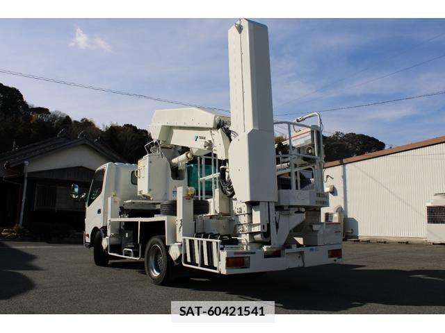 Hino DUTRO 2017-01 7793417-6