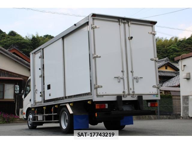 Hino DUTRO 2018-02 7793424-5